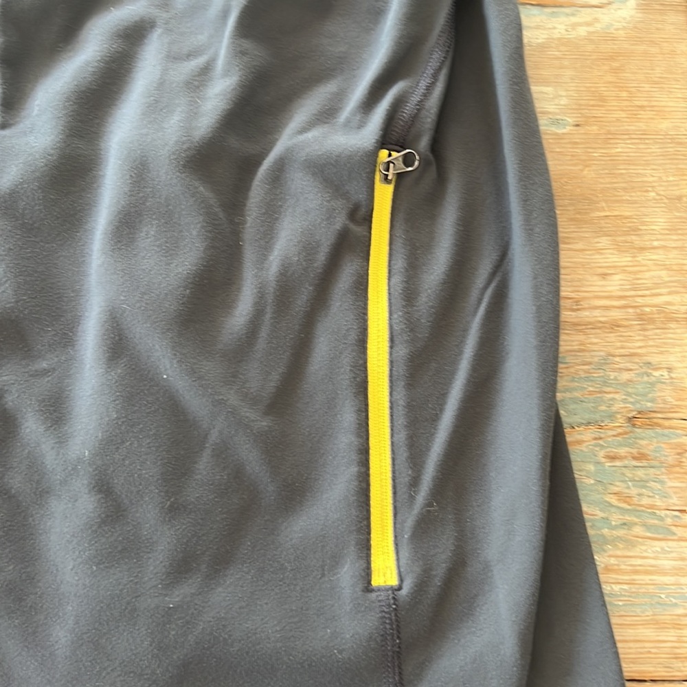 Lululemon jacket - Picture 4 of 5